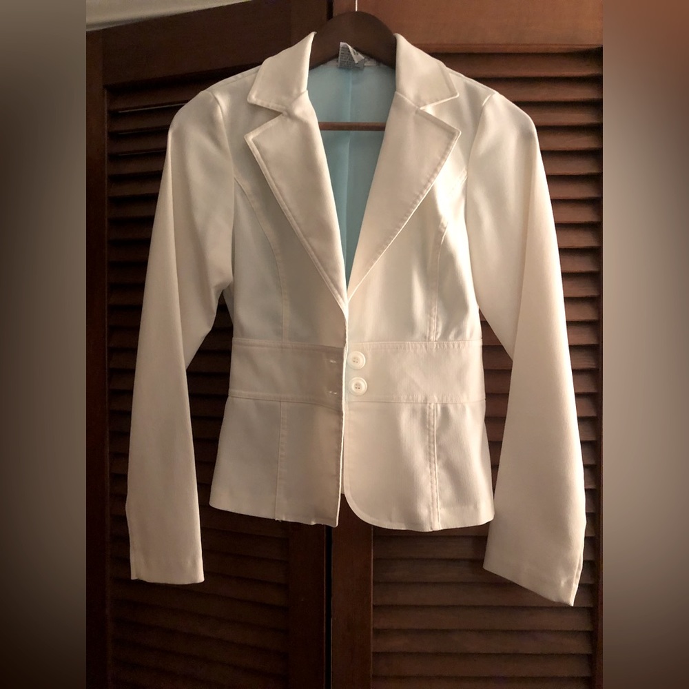 Beautiful off-white suit business blazer jacket womens
